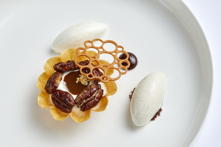 Caramelised pecan tart